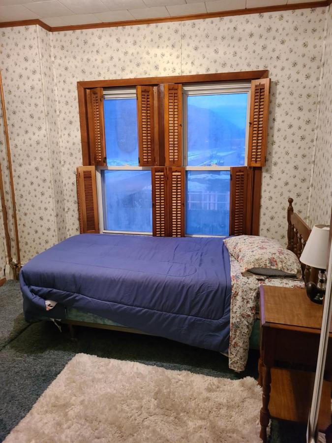 Villa Endless Mountain Adventure Renovo Exterior foto